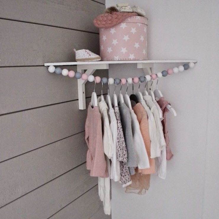 DIY cloth hanger for kids in the corner