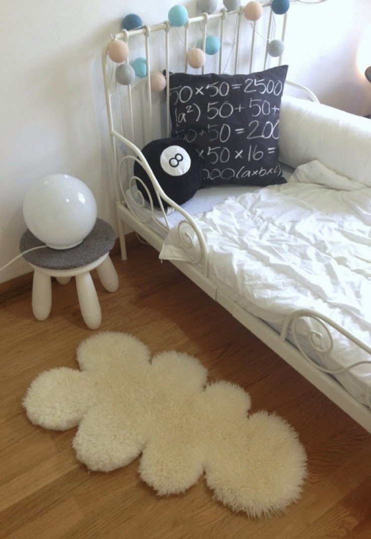 DIY cloud rug from Ikea sheep skin