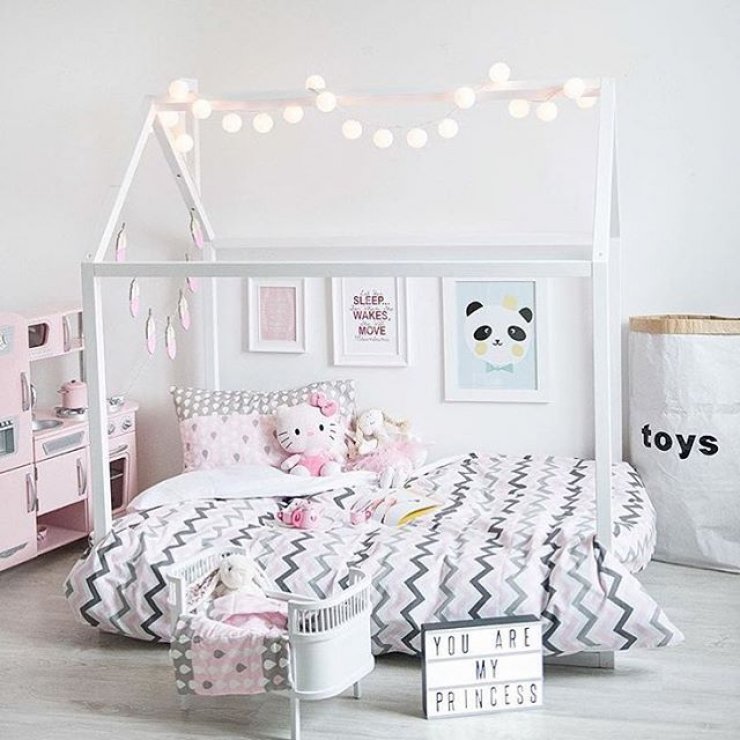 mommo design: BRIGHT GIRL'S ROOMS