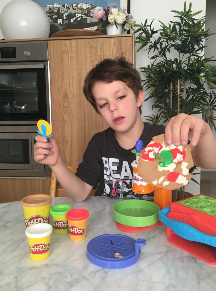mommo design: PLAY DOH PARTY PIZZA
