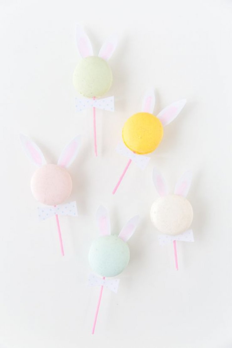Easter bunny ear macarons