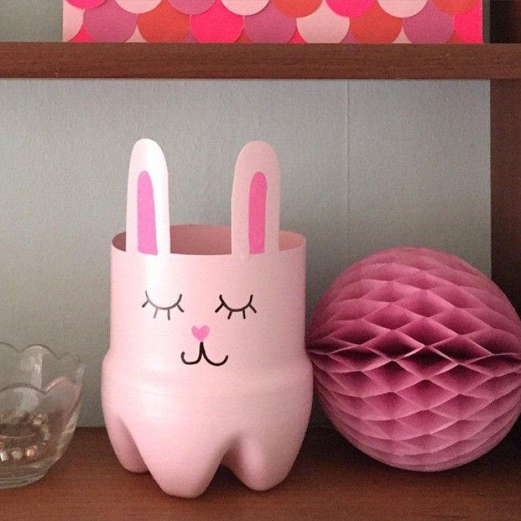Easter bunny pen holder from a plastic bottle