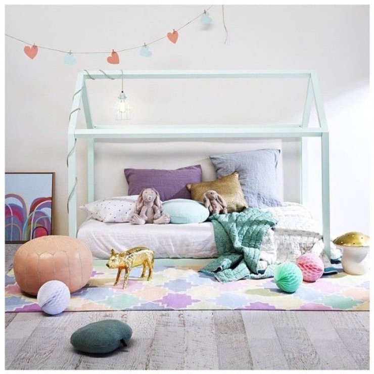 mint house framed bed