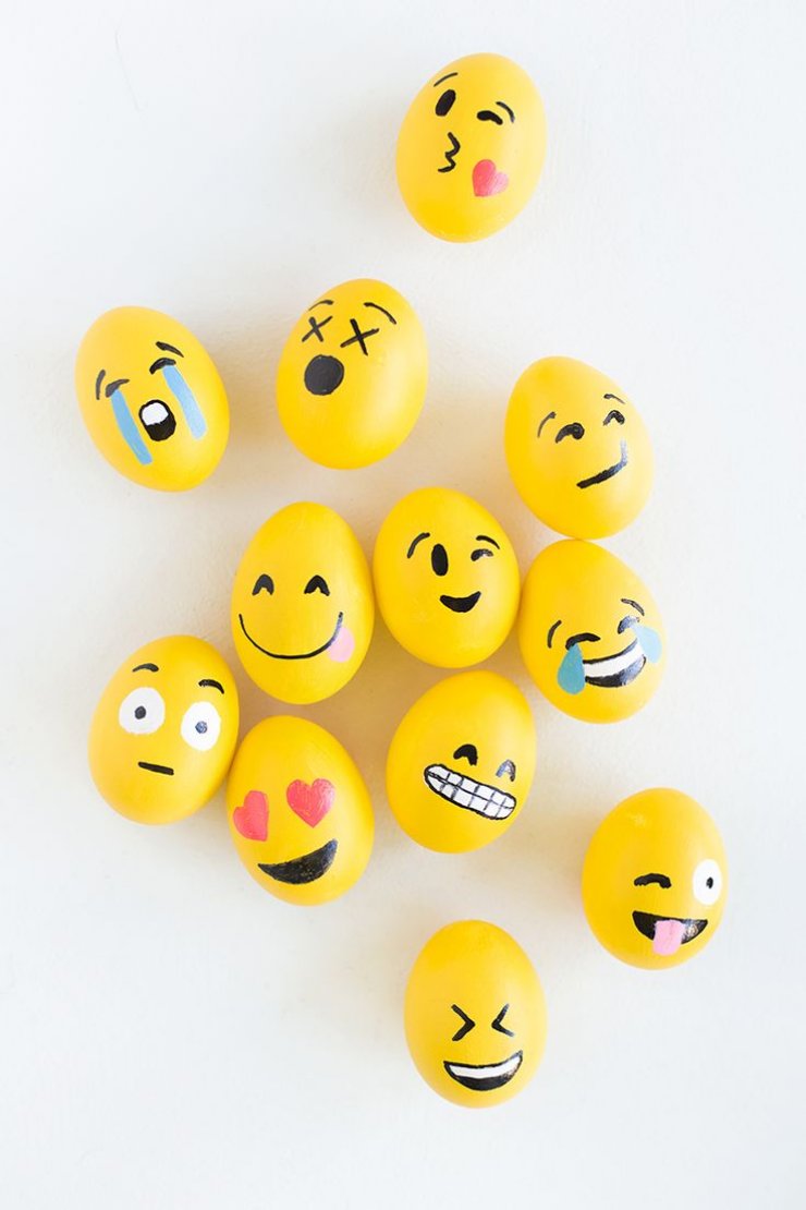 diy emoji Easter eggs