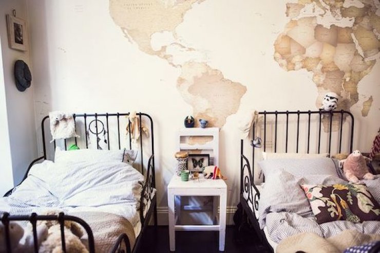 shared boys' room map wall