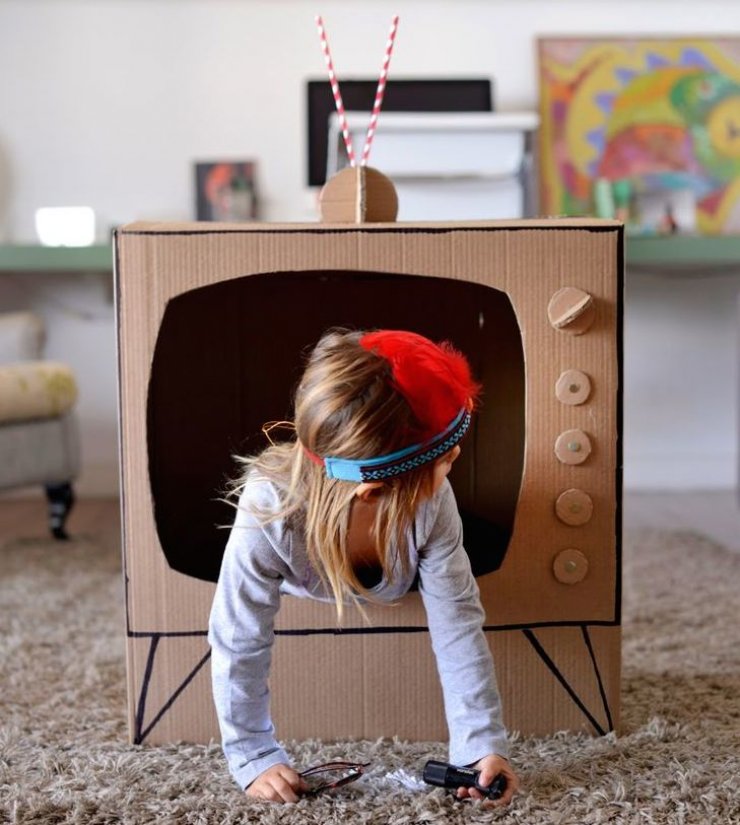 mommo design: PLAYING WITH CARDBOARD