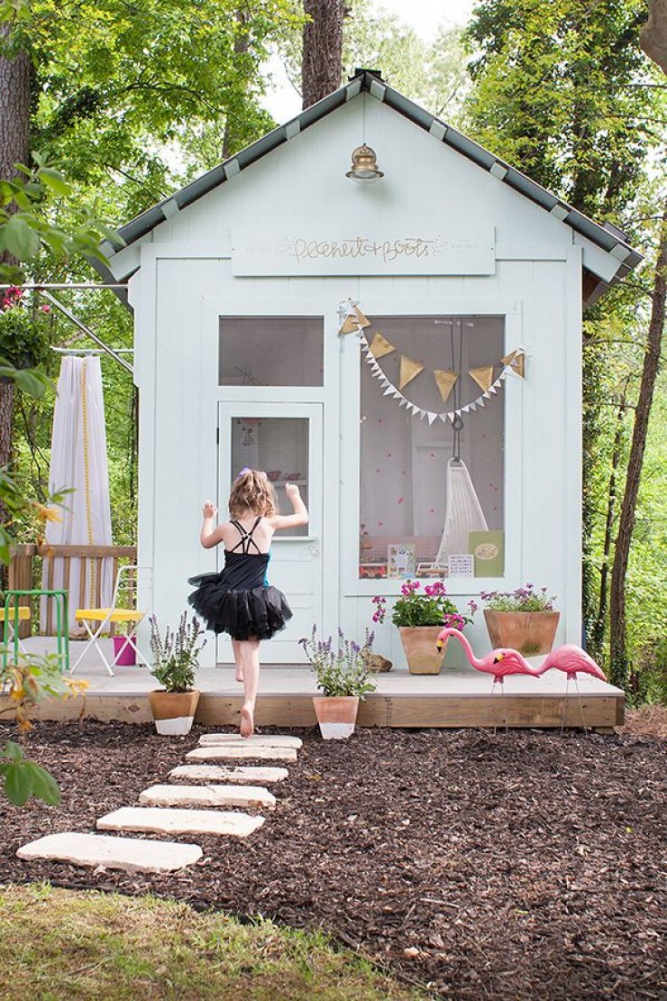 mommo design: OUTDOOR PLAYHOUSES