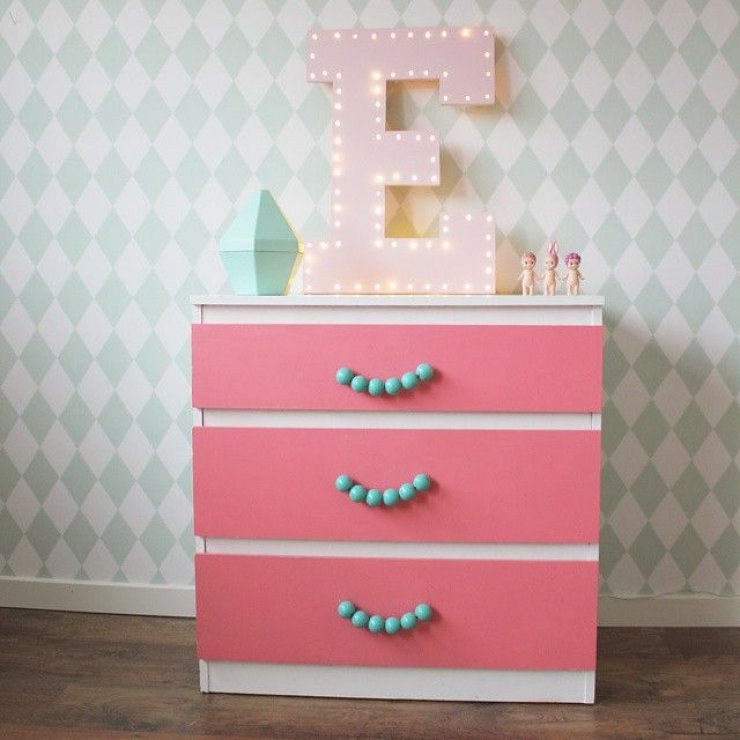 E marquee sign in kids' room