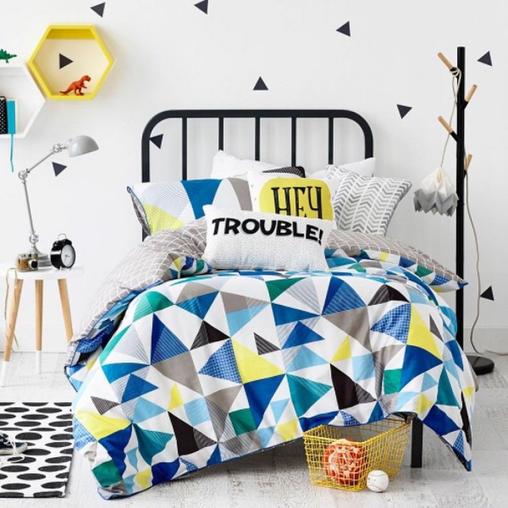 mommo design: TRIANGLES ON THE WALL