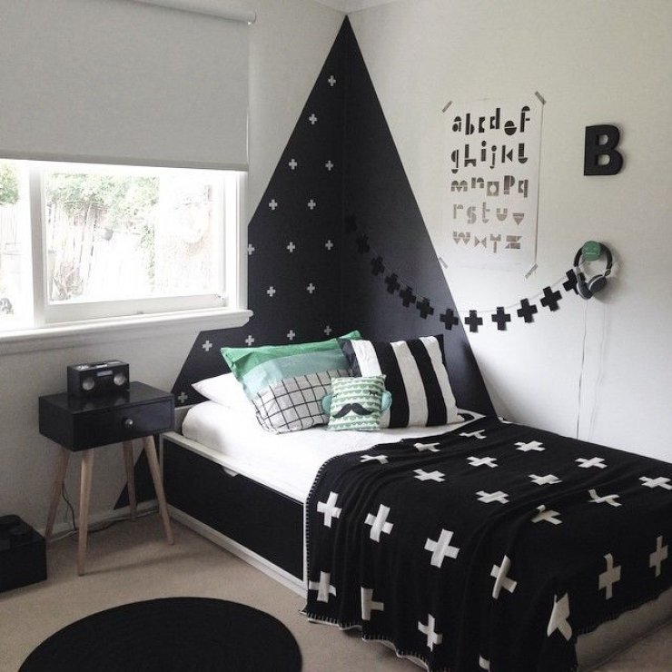 mommo design: TRIANGLES ON THE WALL