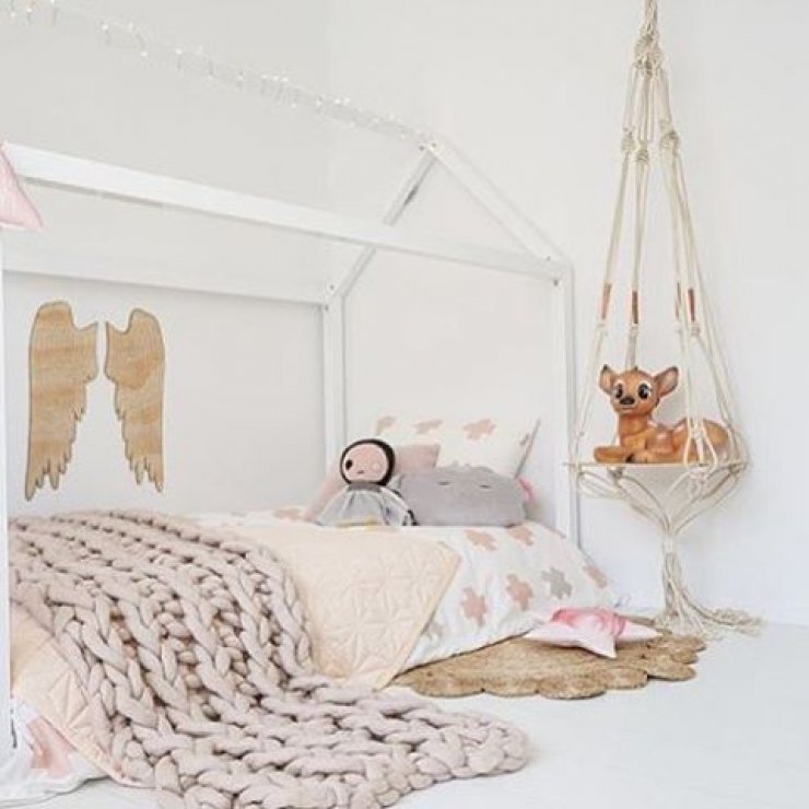 mommo design: BRIGHT GIRL'S ROOMS