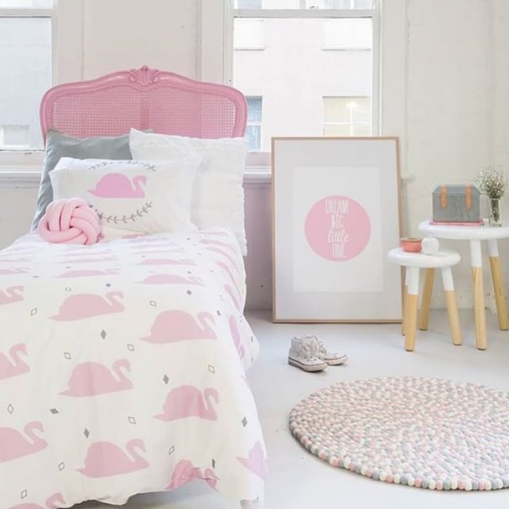 mommo design: BRIGHT GIRL'S ROOMS