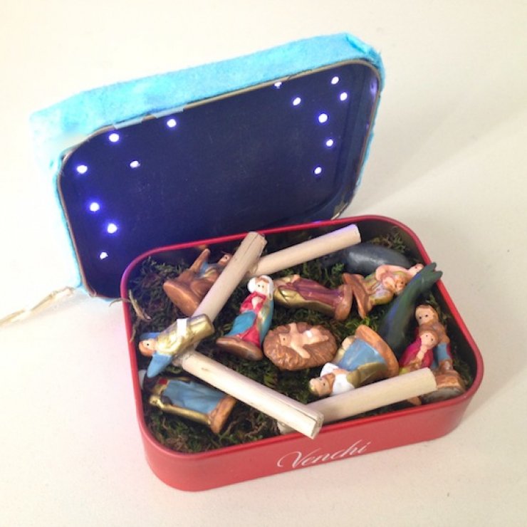 Diy portable Nativity in a mint tin