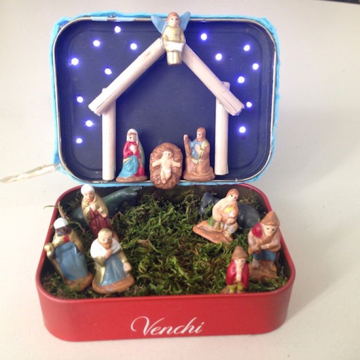 Diy portable Nativity in a mint tin