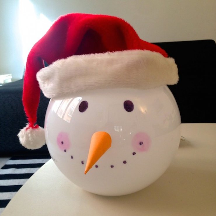 Ikea Fado lamp hacked into a snowman