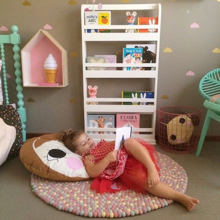 girly reading corner 