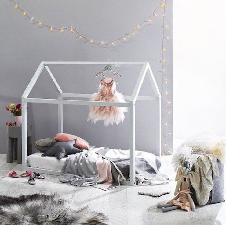 House shaped bed for kids