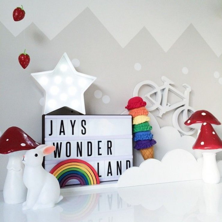 star marquee sign in kids' room