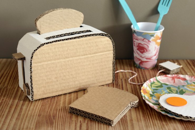 mommo design: CARDBOARD TOYS